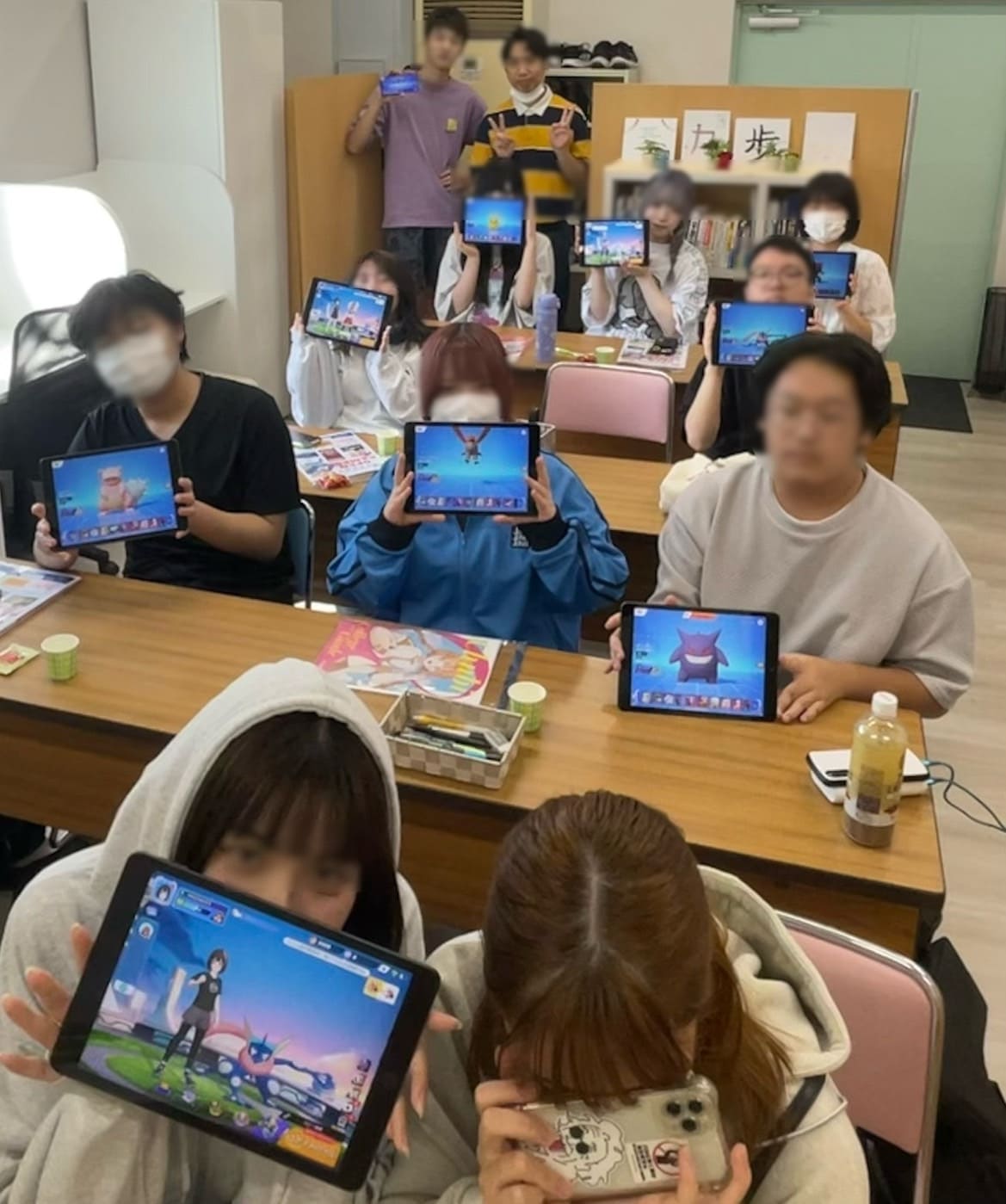 プログラミング学習を受ける学生たち